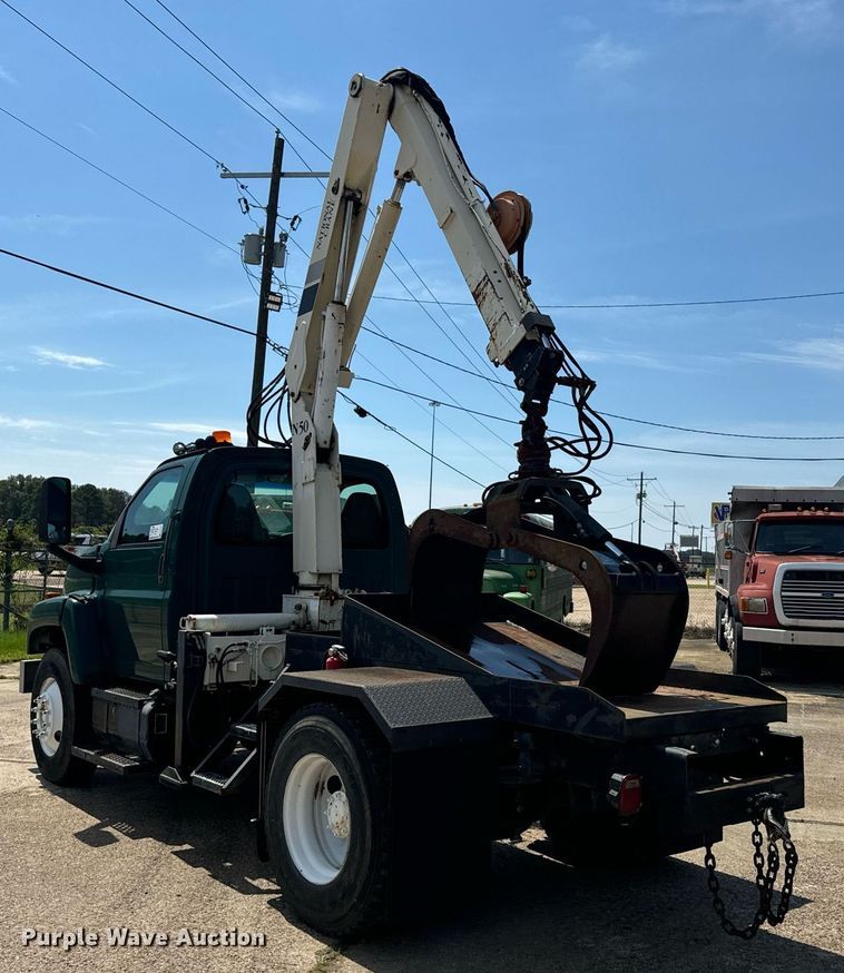 image for item EE7562 2004 GMC 7500 grapple crane truck