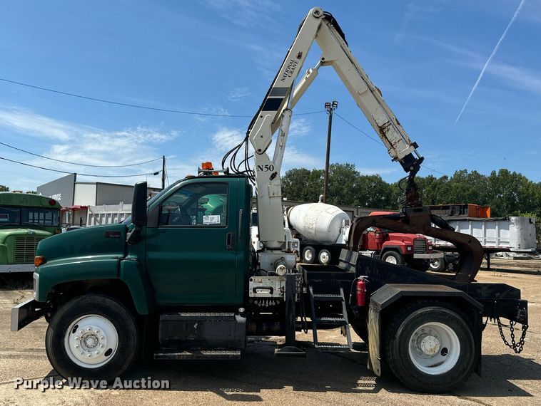 image for item EE7562 2004 GMC 7500 grapple crane truck