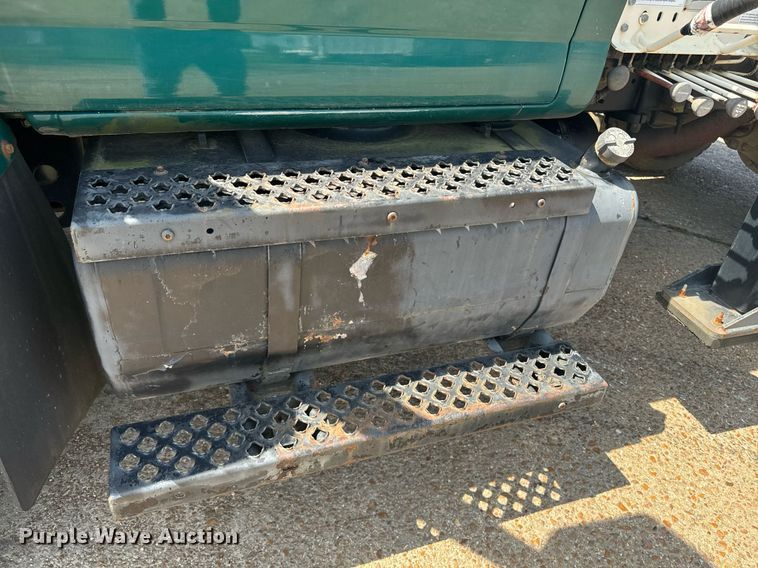 image for item EE7562 2004 GMC 7500 grapple crane truck