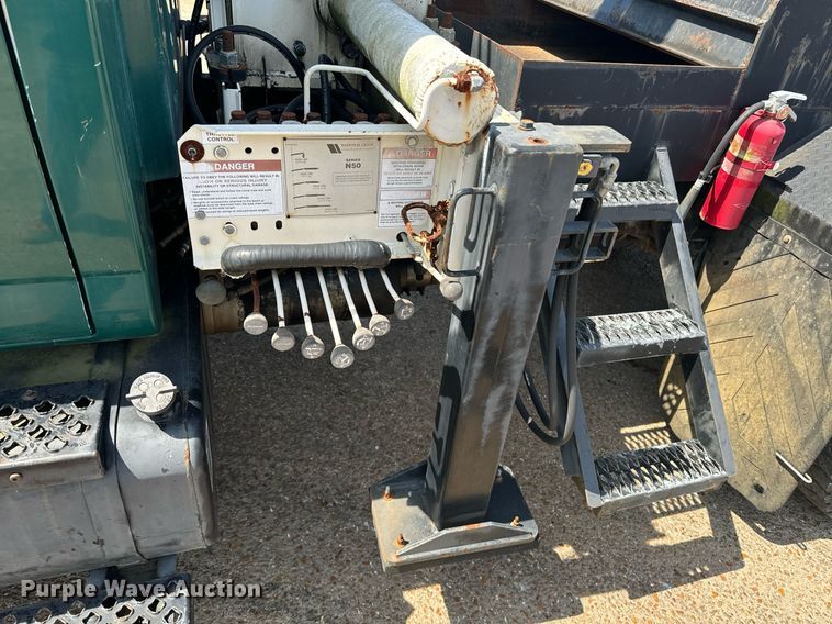 image for item EE7562 2004 GMC 7500 grapple crane truck