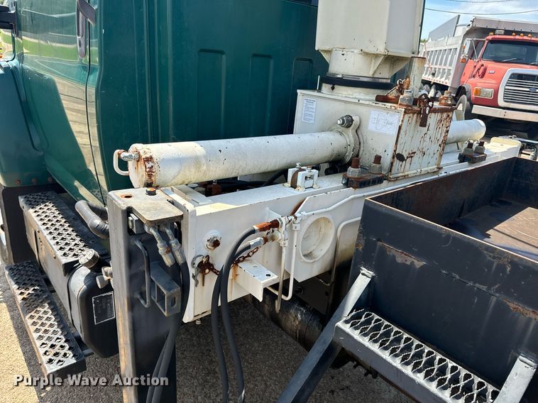 image for item EE7562 2004 GMC 7500 grapple crane truck