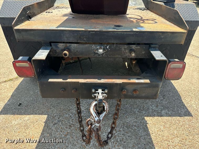 image for item EE7562 2004 GMC 7500 grapple crane truck