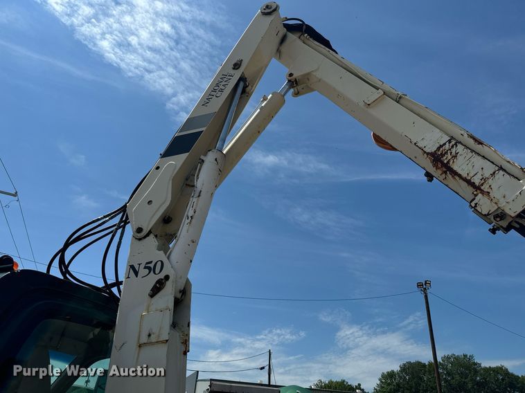 image for item EE7562 2004 GMC 7500 grapple crane truck