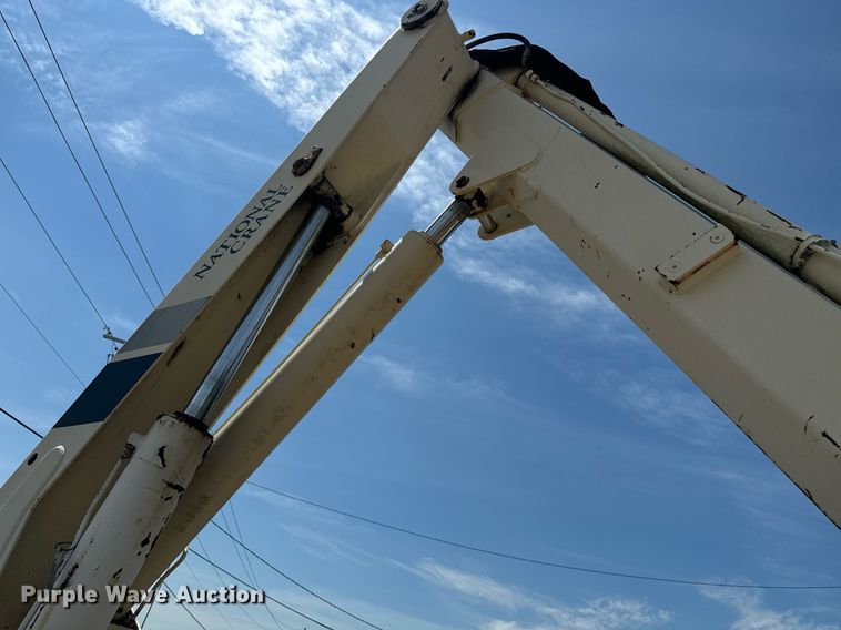 image for item EE7562 2004 GMC 7500 grapple crane truck