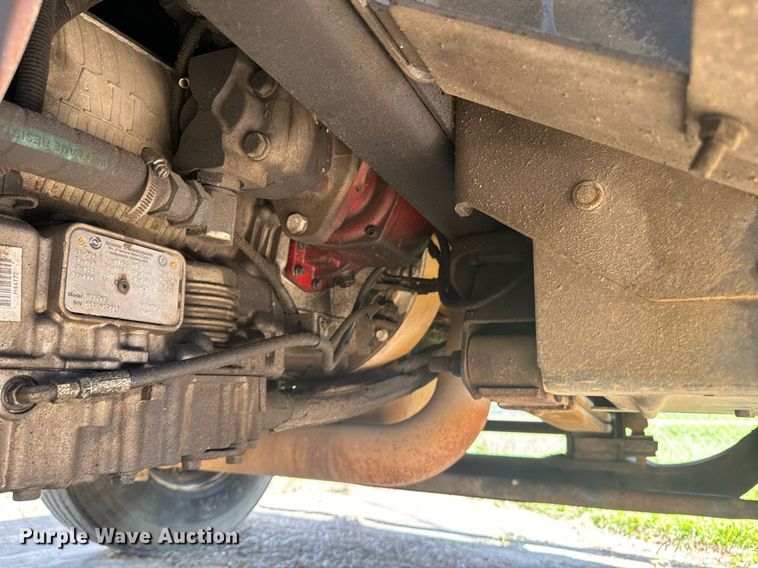 image for item EE7562 2004 GMC 7500 grapple crane truck