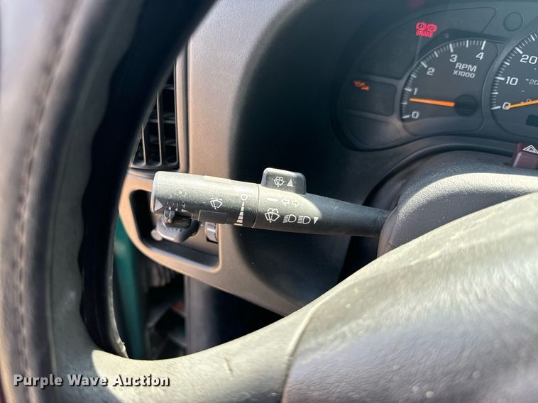 image for item EE7562 2004 GMC 7500 grapple crane truck