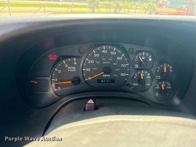 image for item EE7562 2004 GMC 7500 grapple crane truck