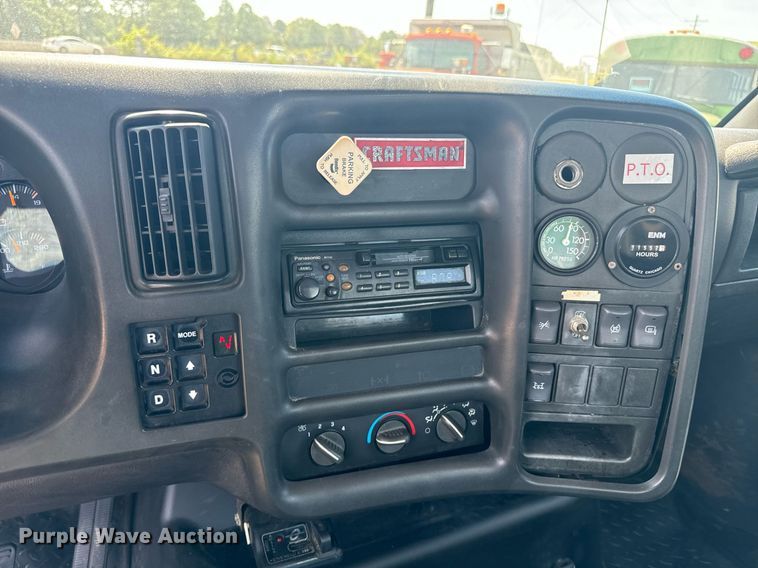 image for item EE7562 2004 GMC 7500 grapple crane truck