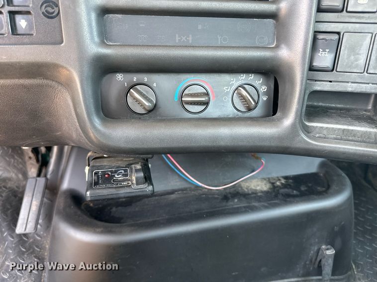 image for item EE7562 2004 GMC 7500 grapple crane truck