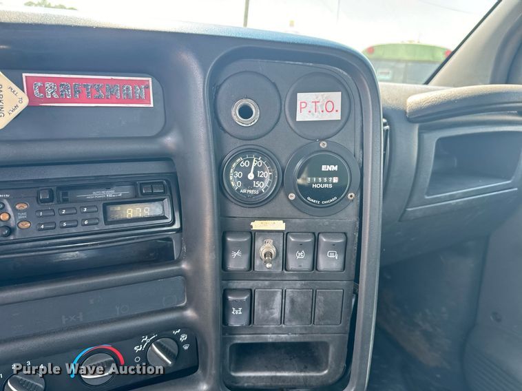 image for item EE7562 2004 GMC 7500 grapple crane truck