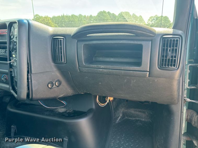 image for item EE7562 2004 GMC 7500 grapple crane truck