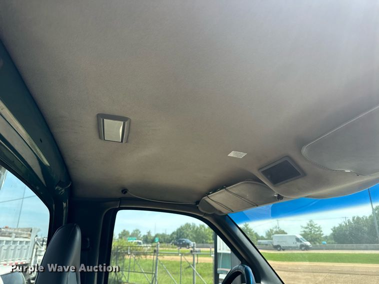 image for item EE7562 2004 GMC 7500 grapple crane truck