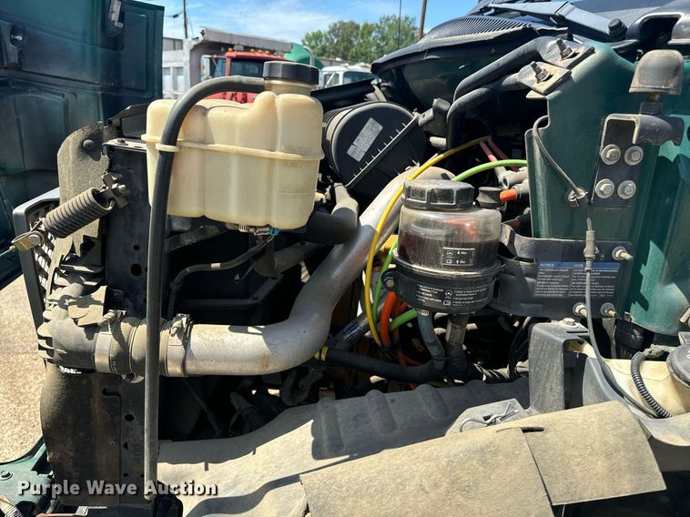 image for item EE7562 2004 GMC 7500 grapple crane truck