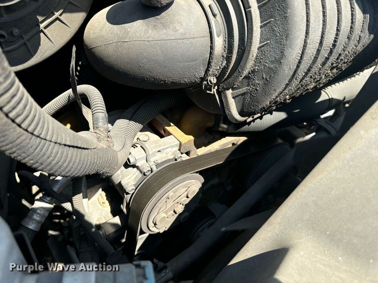 image for item EE7562 2004 GMC 7500 grapple crane truck