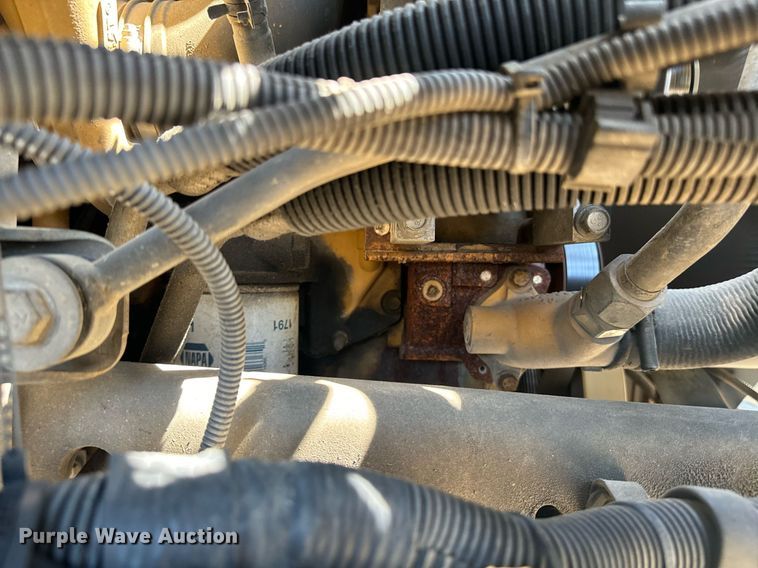 image for item EE7562 2004 GMC 7500 grapple crane truck