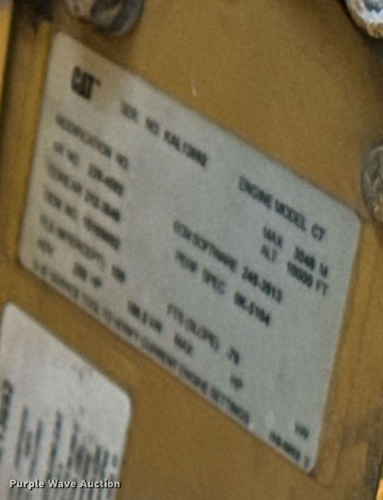 image for item EE7562 2004 GMC 7500 grapple crane truck