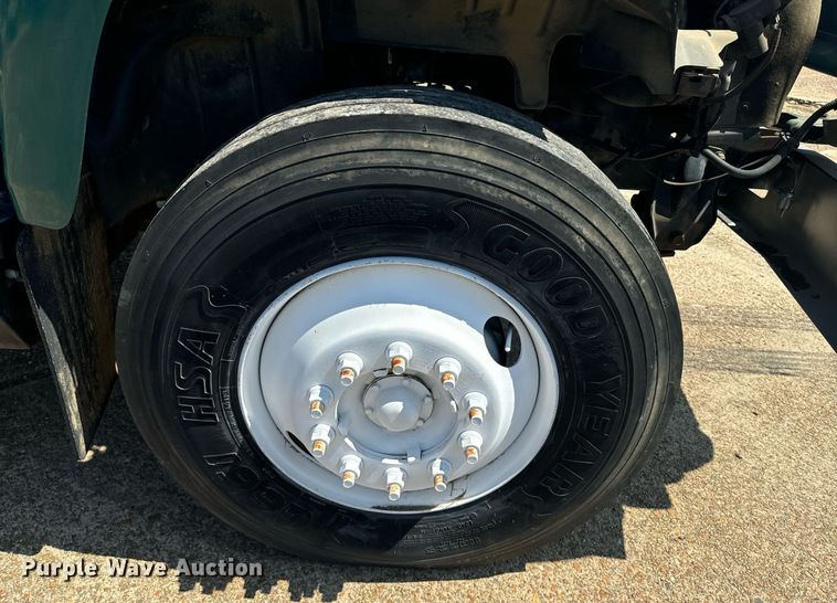 image for item EE7562 2004 GMC 7500 grapple crane truck