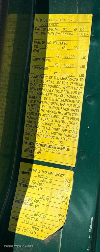 image for item EE7562 2004 GMC 7500 grapple crane truck