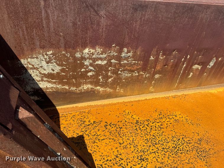 image for item EE7563 2007 Mack dump truck