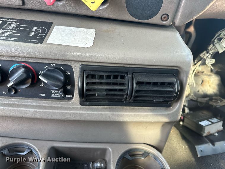 image for item EE7563 2007 Mack dump truck