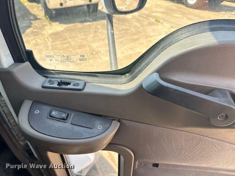 image for item EE7563 2007 Mack dump truck