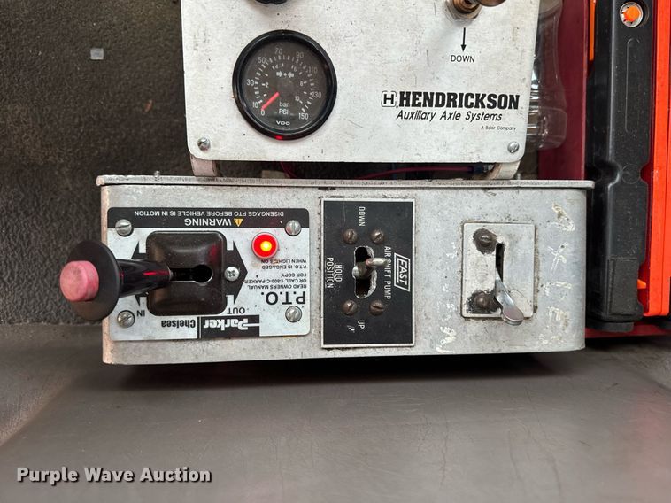 image for item EE7563 2007 Mack dump truck