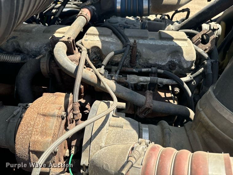 image for item EE7563 2007 Mack dump truck