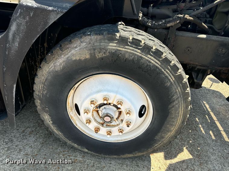 image for item EE7563 2007 Mack dump truck