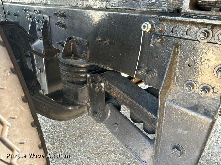 image for item EE7563 2007 Mack dump truck