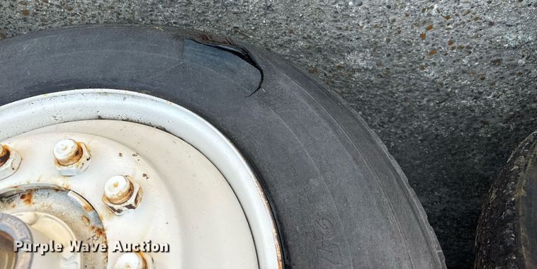 image for item EE7563 2007 Mack dump truck