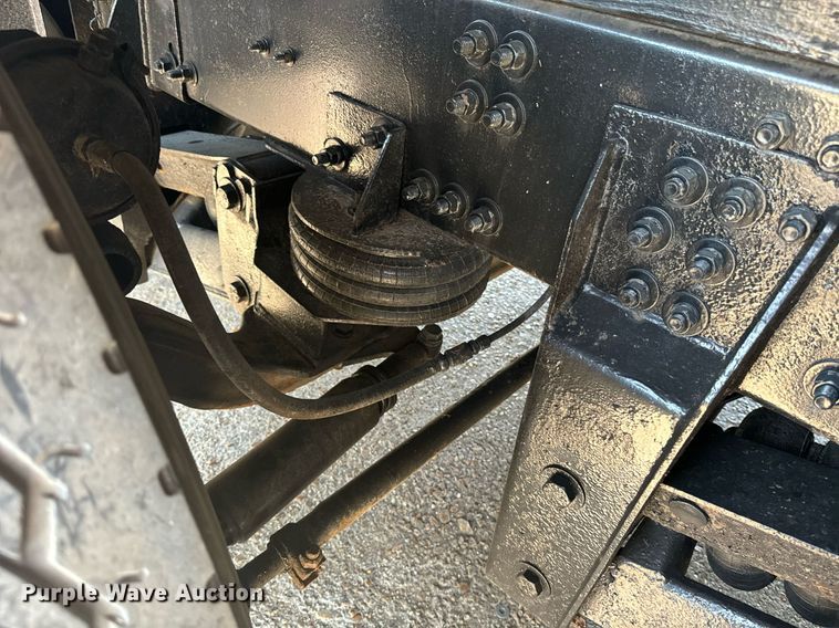 image for item EE7563 2007 Mack dump truck