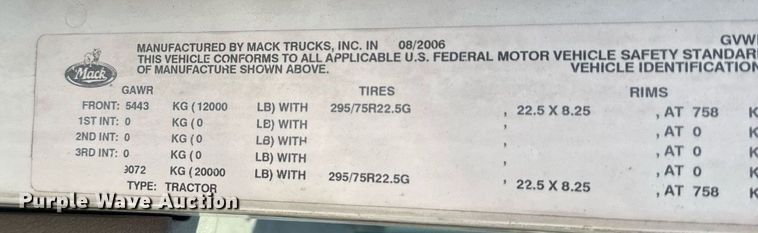 image for item EE7563 2007 Mack dump truck