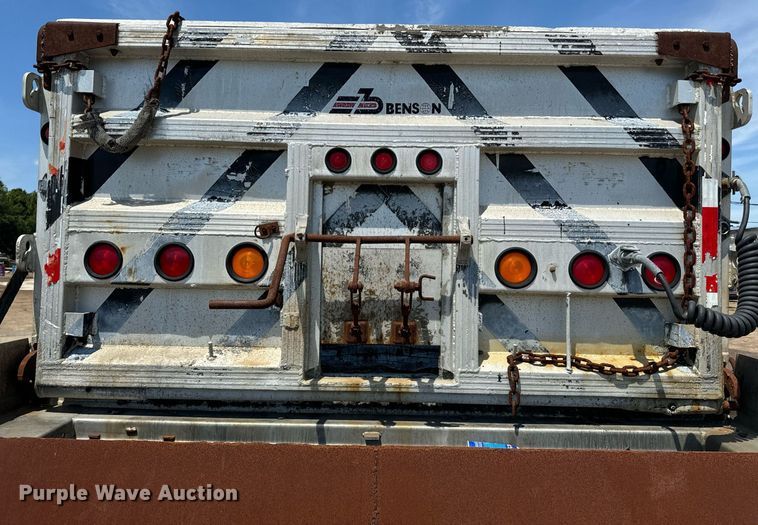 image for item EE7564 2000 Mack dump truck