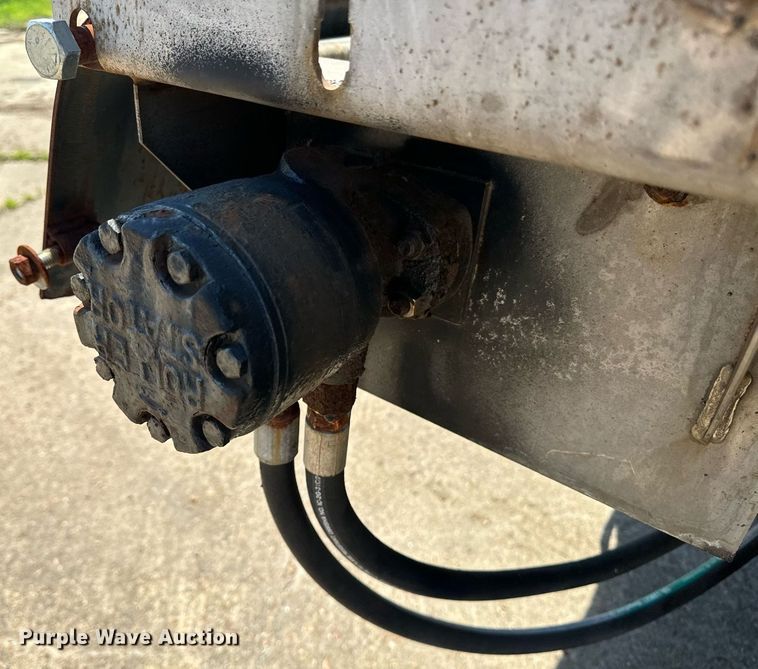 image for item EE7564 2000 Mack dump truck