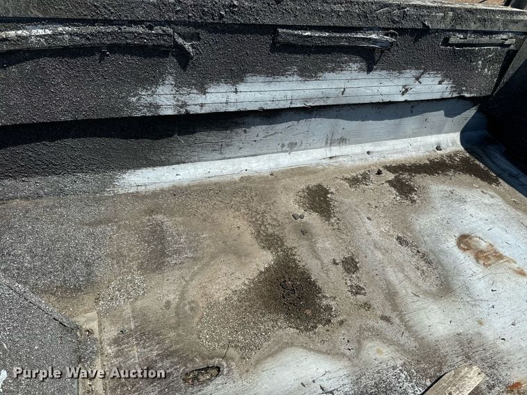 image for item EE7564 2000 Mack dump truck