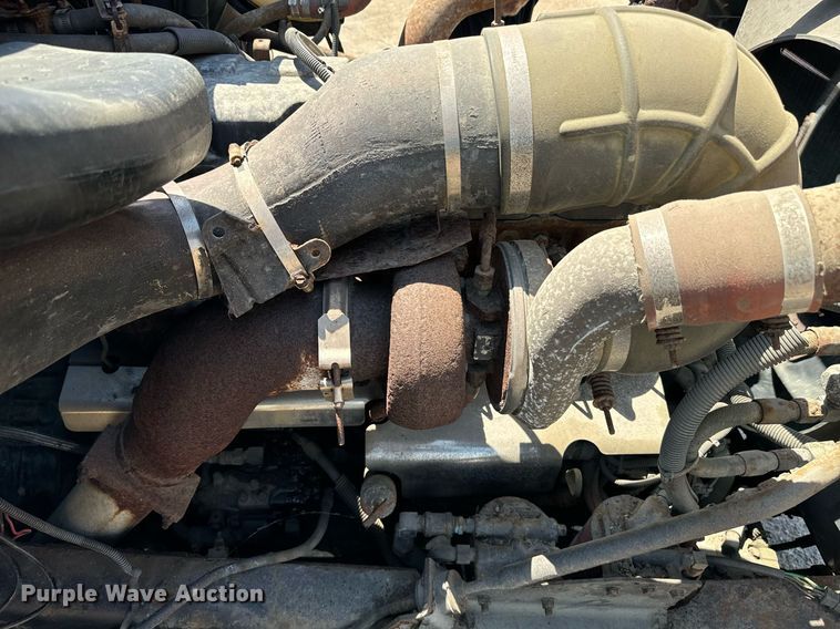 image for item EE7564 2000 Mack dump truck