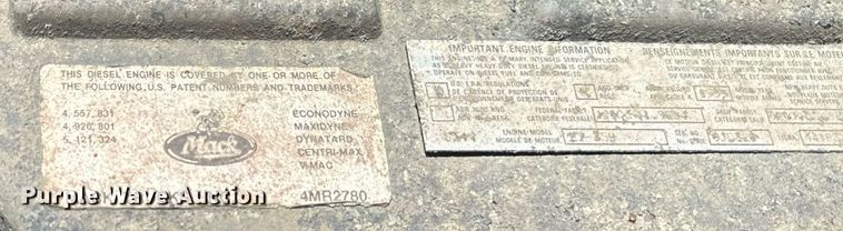 image for item EE7564 2000 Mack dump truck