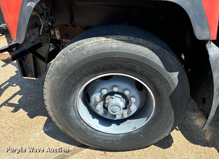 image for item EE7564 2000 Mack dump truck