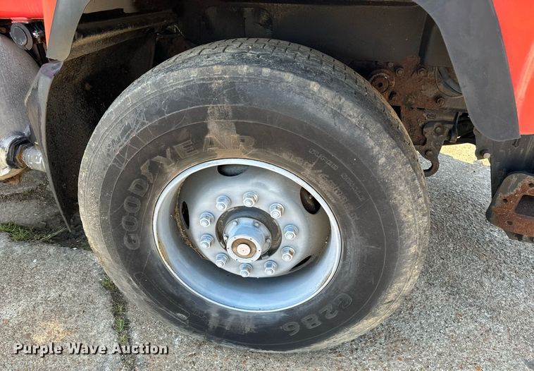 image for item EE7564 2000 Mack dump truck