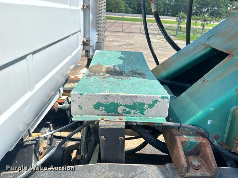 image for item EE7565 1987 Mack ready mix truck