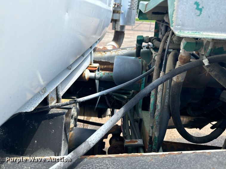 image for item EE7565 1987 Mack ready mix truck