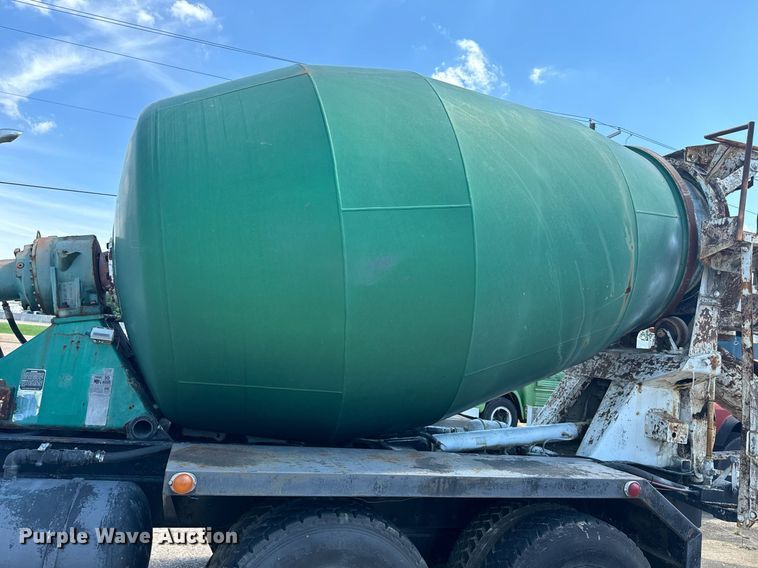 image for item EE7565 1987 Mack ready mix truck