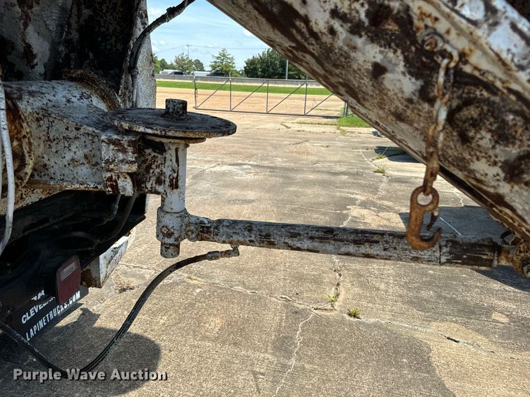 image for item EE7565 1987 Mack ready mix truck