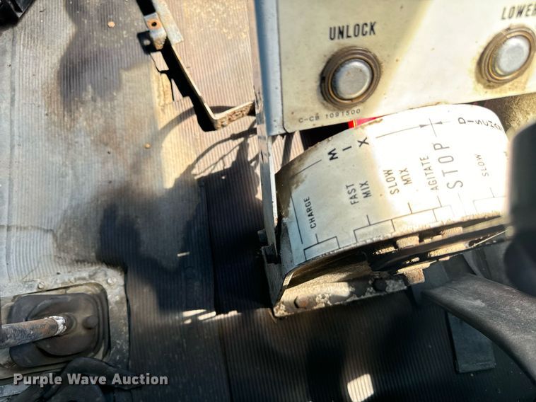 image for item EE7565 1987 Mack ready mix truck