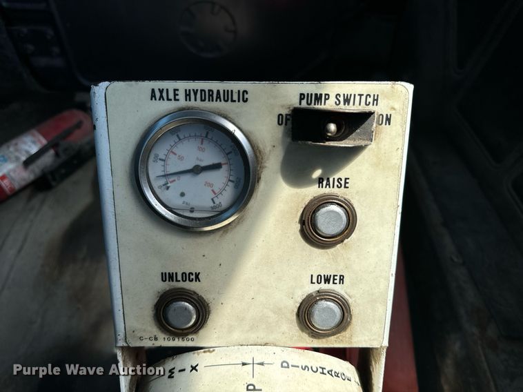 image for item EE7565 1987 Mack ready mix truck