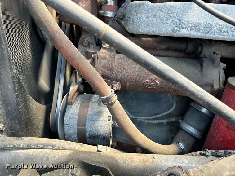 image for item EE7565 1987 Mack ready mix truck