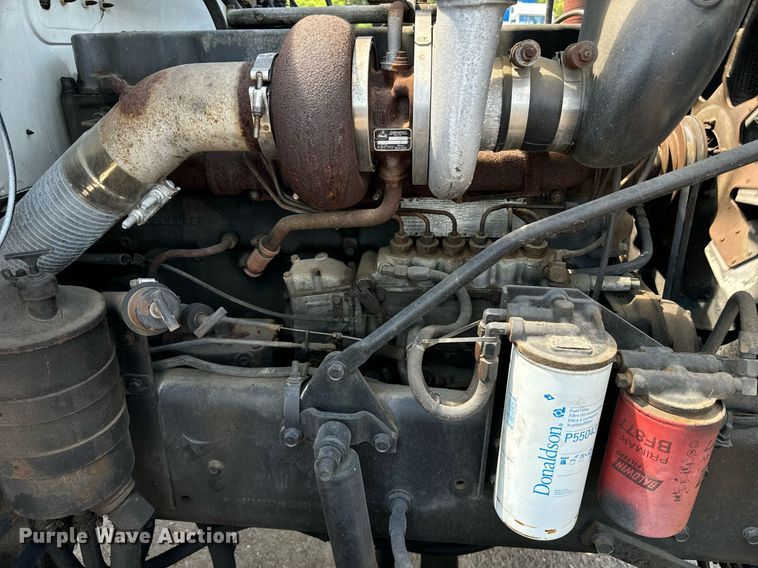 image for item EE7565 1987 Mack ready mix truck