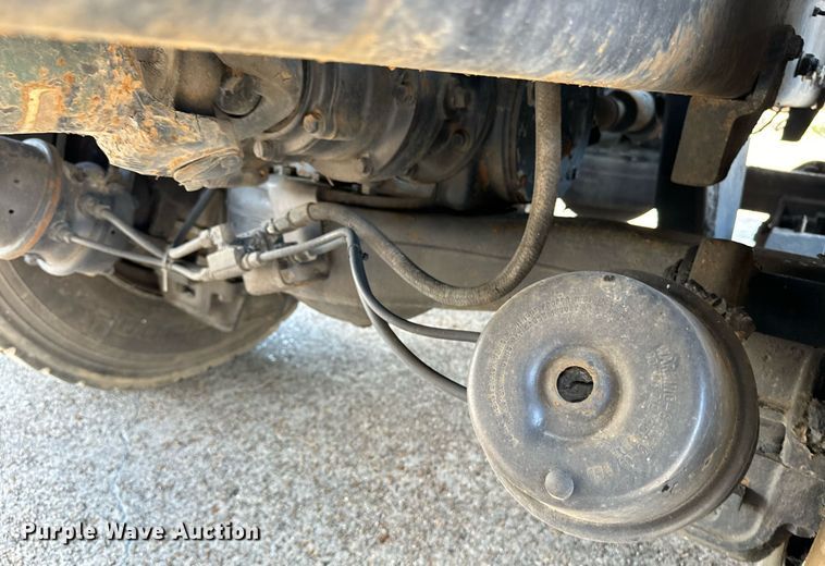 image for item EE7565 1987 Mack ready mix truck