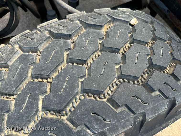 image for item EE7565 1987 Mack ready mix truck