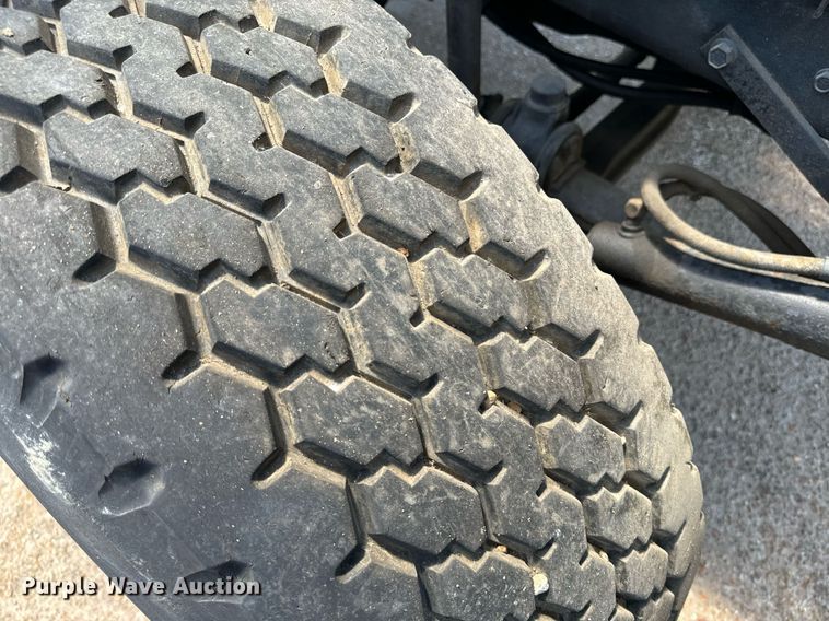 image for item EE7565 1987 Mack ready mix truck